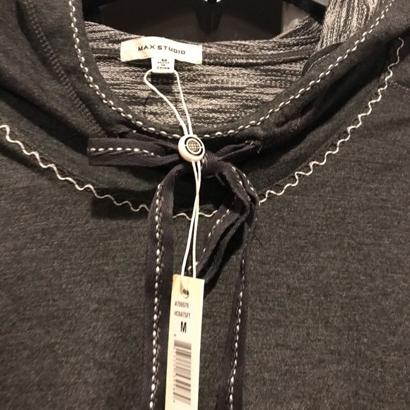 Max Studio hoodie - Picture 2 of 4